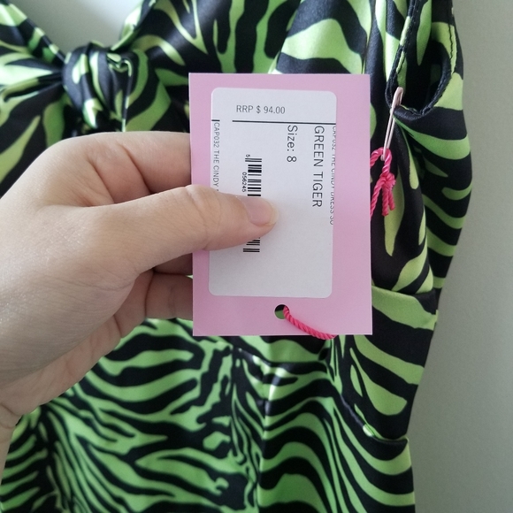 Capsule 98 - Zebra Green Dress - Size 8 - Picture 5 of 10
